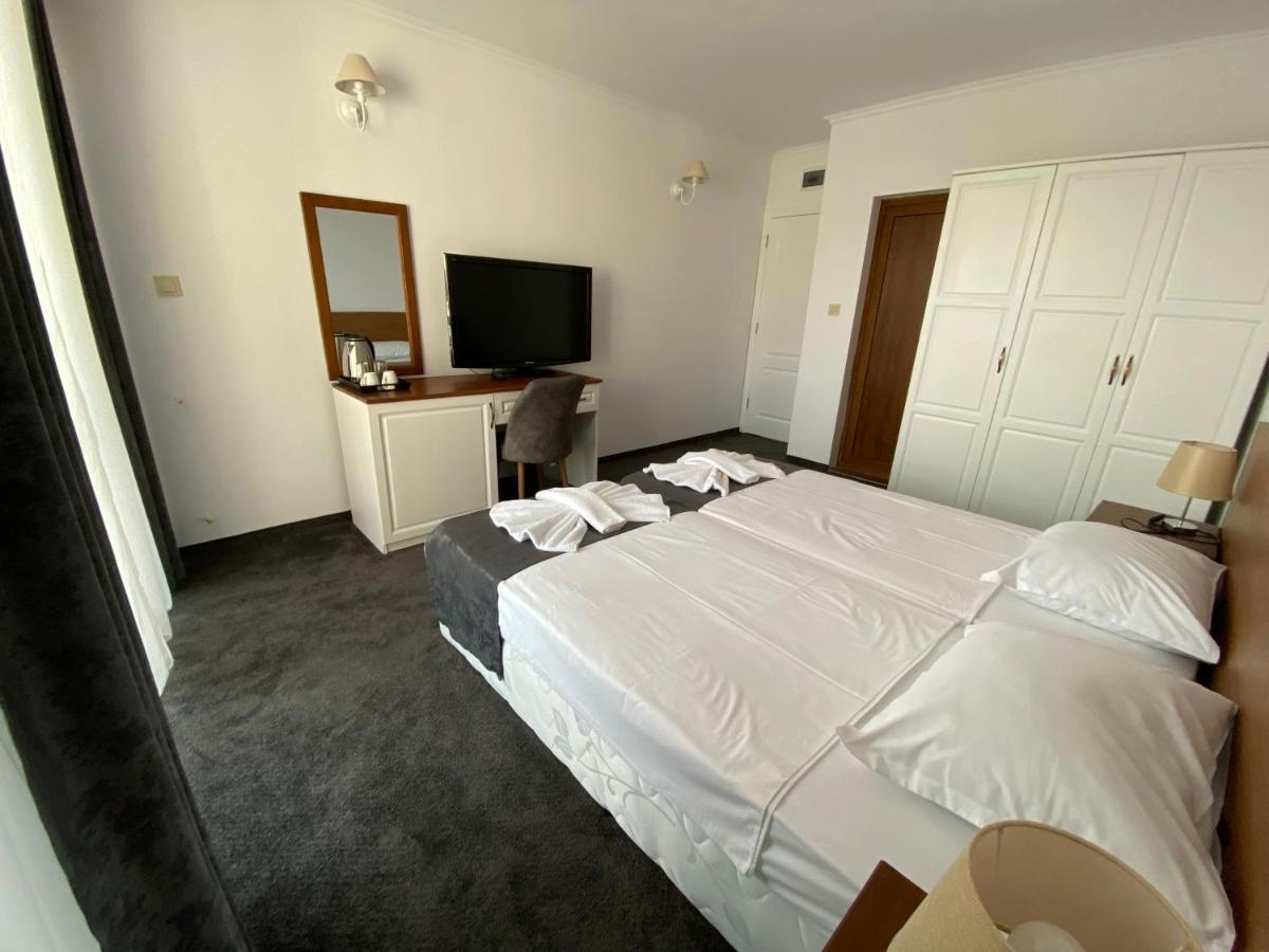 Villa Aqua Family Hotel Burgas Ngoại thất bức ảnh